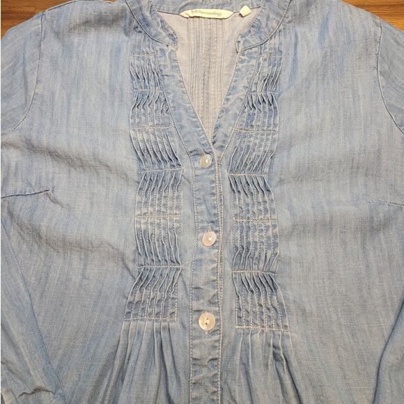 Soft Surroundings Tencel Chambray Tunic Top Blue Pleated M Long Sleeve EUC - Picture 4 of 8